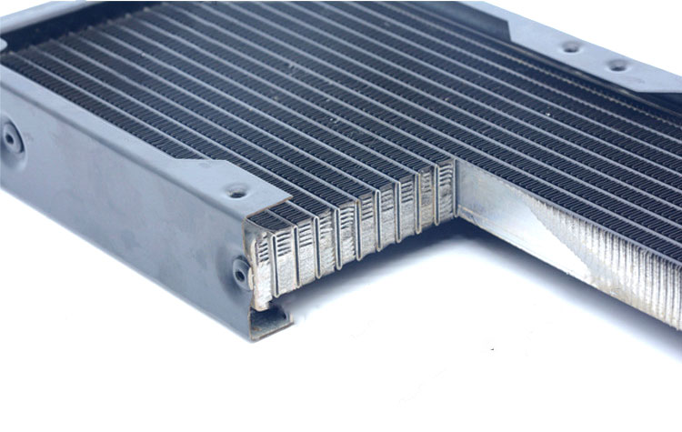 Radiateur de refroidissement par eau PC standard et personnalisé