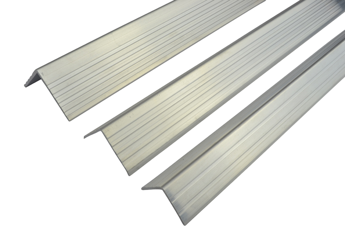 Angle en L d'extrusion d'aluminium standard