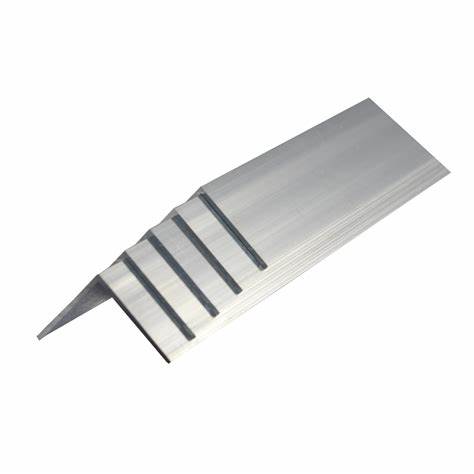 Angle en L d'extrusion d'aluminium standard